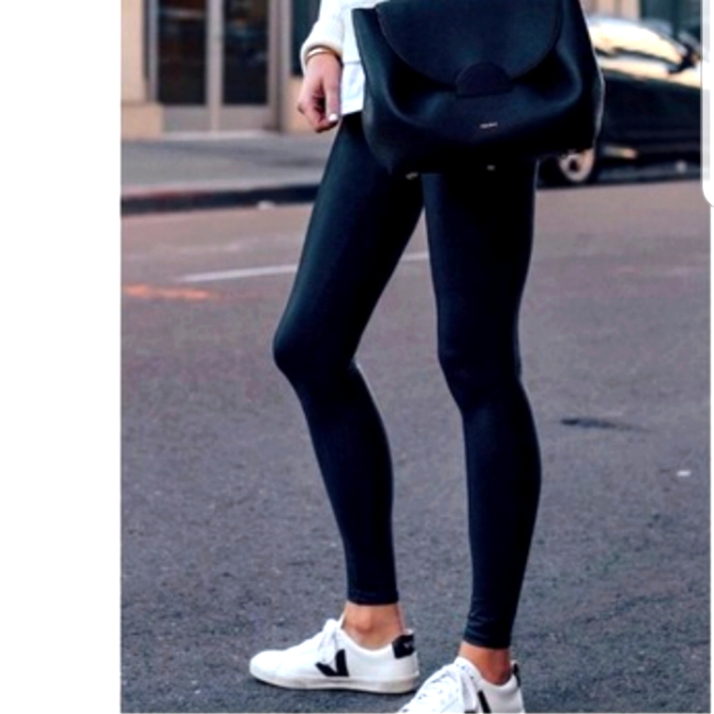 Serra NWT black faux leather leggi gs Size M